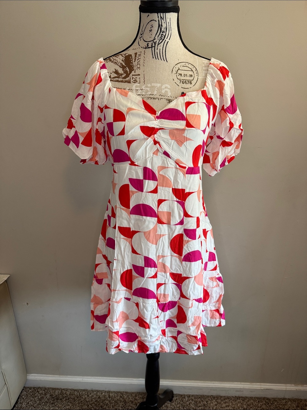 NWT-Emily Wonder Sweetheart Neckline Dress in White, Pink & Red Print-Size S,M,L